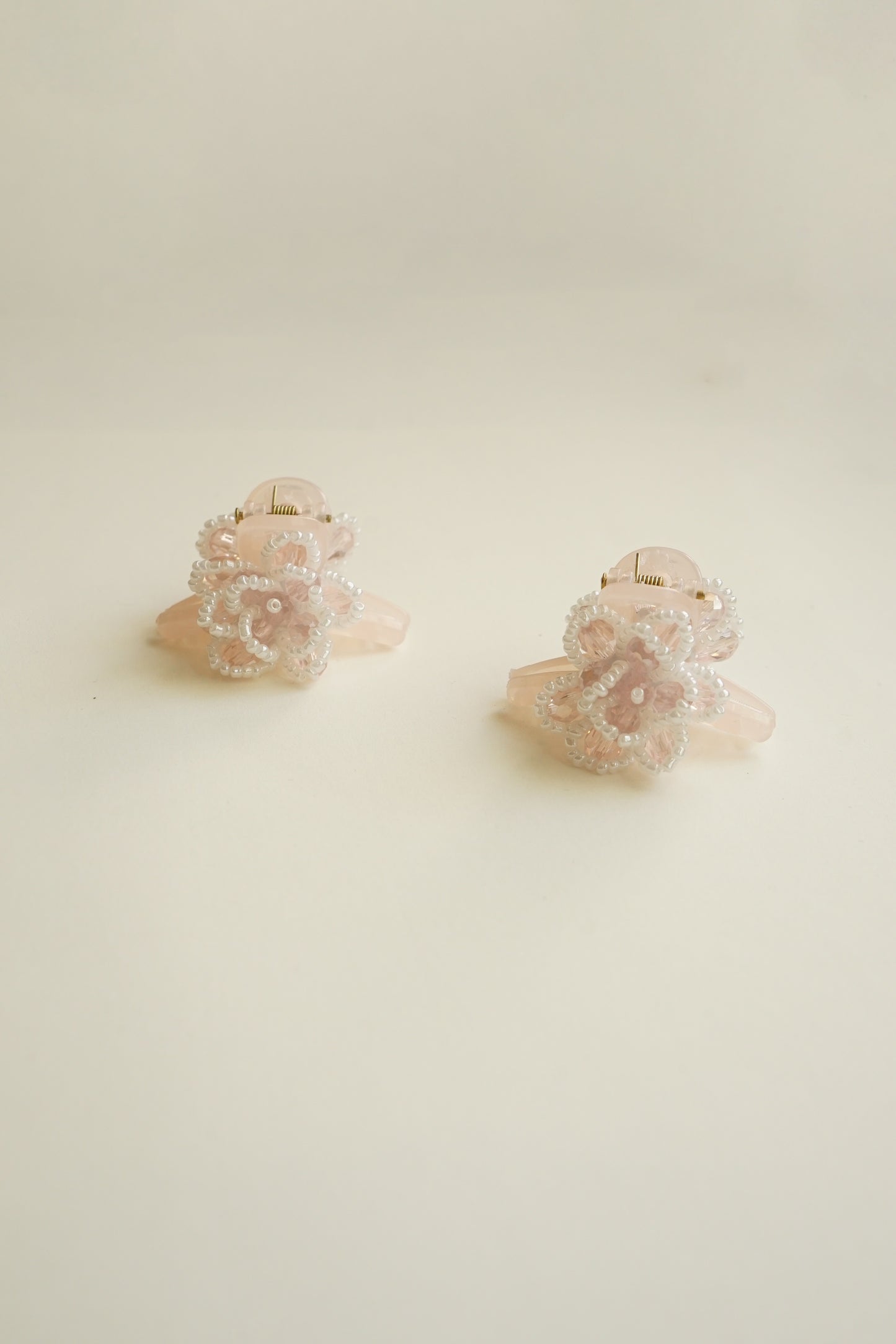 Rosé Petale Mini Hair Claw Clips